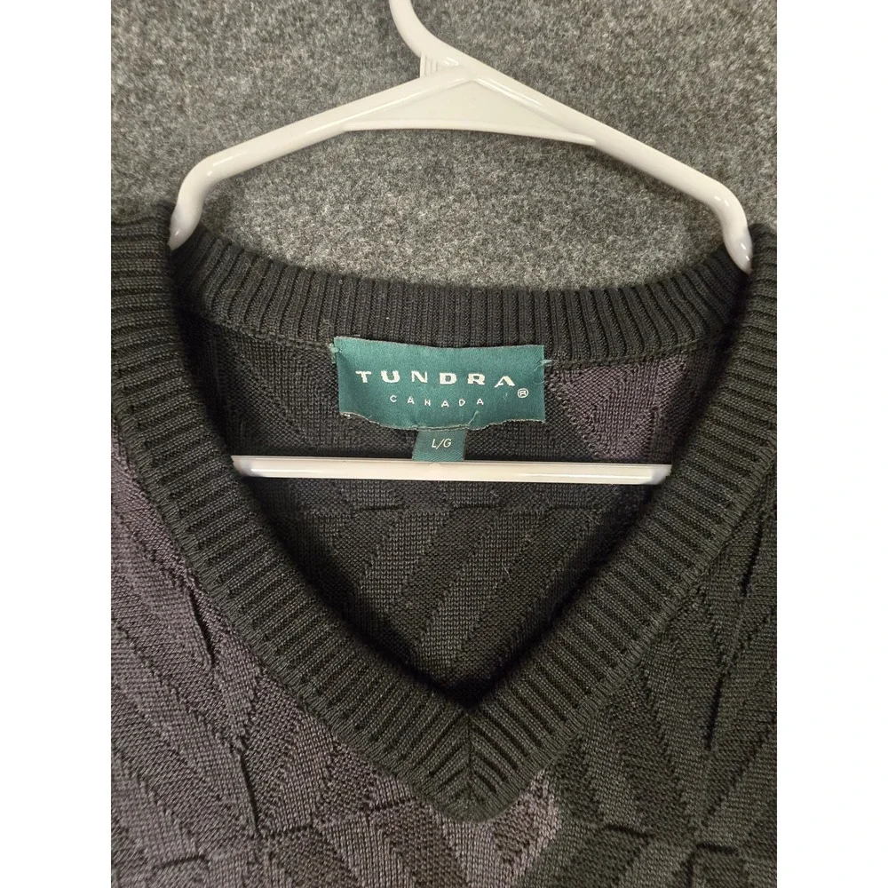 TUNDRA CANADA 90s V-Neck Multicolor Geometric Pattern Sweater Men's Coogi